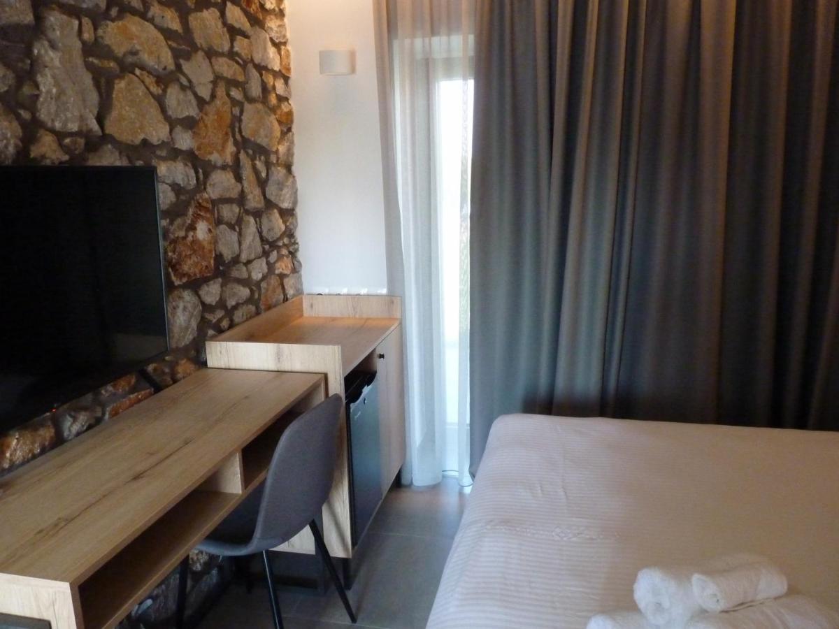 Comfort Suites & Rooms 라리사 외부 사진